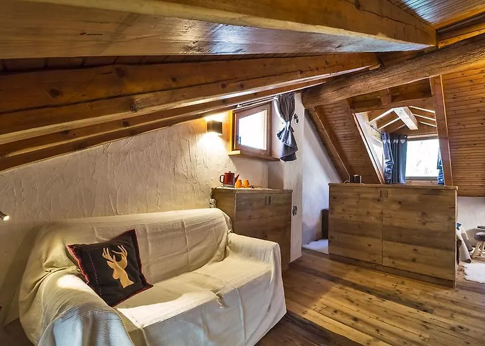 Konukevi Maison La Saxe Courmayeur